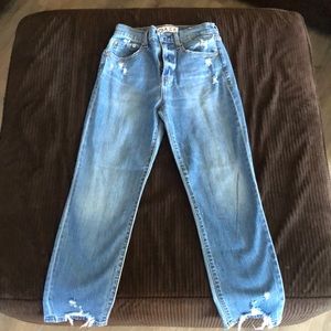 Size 25, super cute high waisted style.